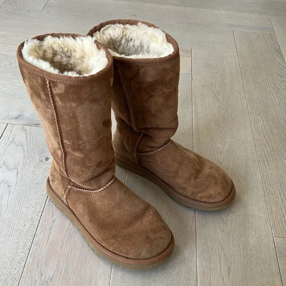 Uggs classic tall size 5 - Picture 2 of 5